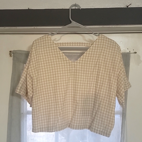 Bobbie Wren crop top. Cream and Tan. Size Medium. Beautiful top! - Picture 1 of 2